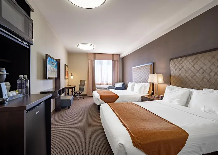 Acclaim Hotel By Clique